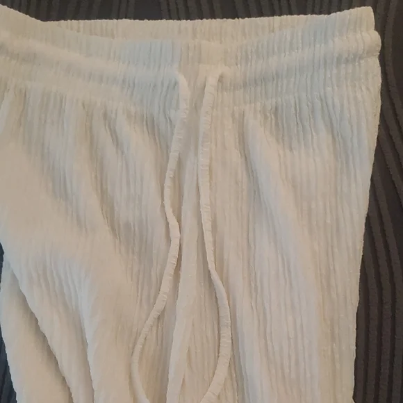 White Textured Wide-Leg Pants - Picture 8 of 12